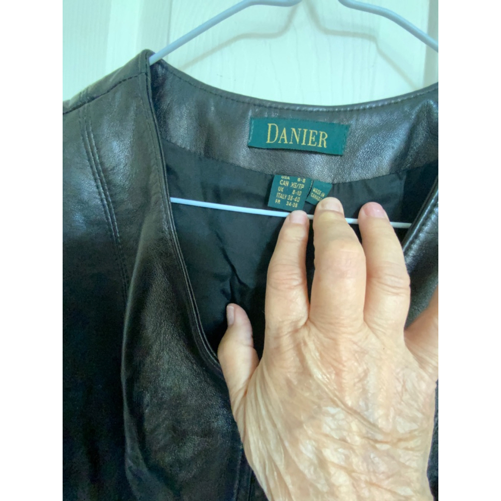 Danier Leather Vest Black Extra Small Size - Picture 4 of 6